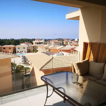 Luxury 3 Bedroom With Pool Paphos