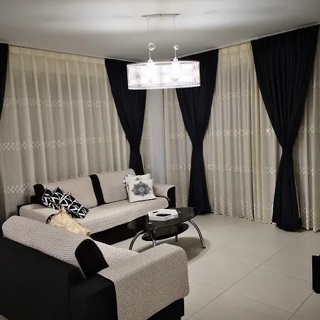 Luxury 3 Bedroom With Pool *
